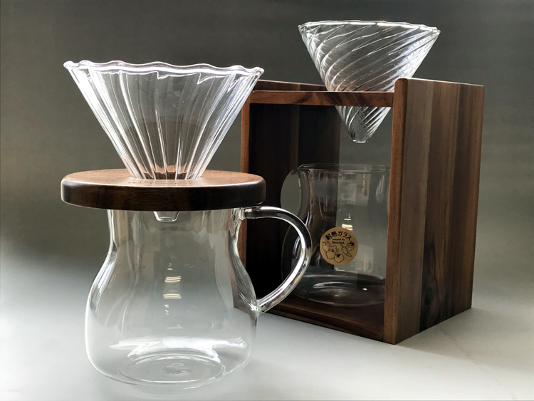 心弾む一杯、心和む一杯を素敵に演出する耐熱ガラス＆ホーロー製コーヒーアイテム